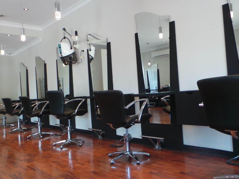 Spectacular Hair and Beauty Salon for you to Make Your Mark - City Fringe Ref 8646